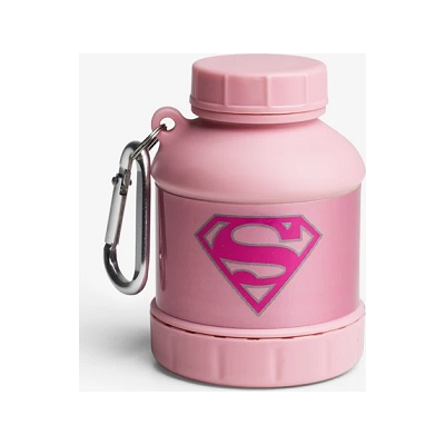 Whey2Go-tratt i rosa med lock och karbinhake, Supergirl-emblem framtill.