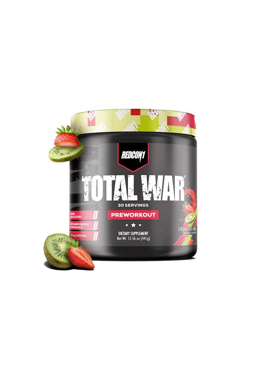 Burk med Redcon1 Total War preworkout, svart burk med gul topp och fruktillustrationer